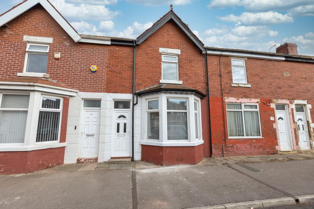 Addison Road, Fleetwood, Lancashire, FY7 2 bed terraced house to rent