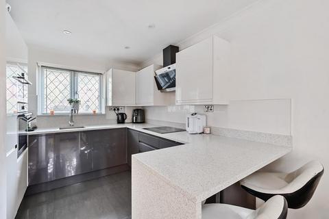 2 bedroom maisonette for sale, Bagshot,  Surrey,  GU19