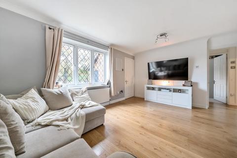 20 Shepherds Chase, Bagshot, GU19 5QX