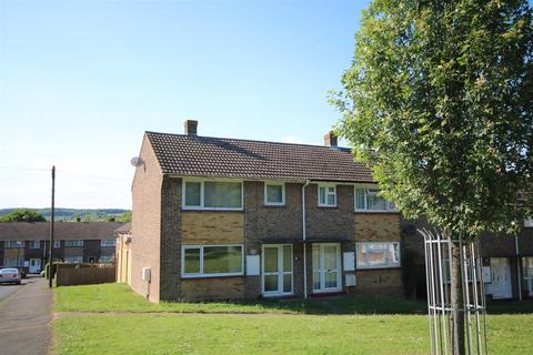 2 bedroom detached house to rent, Rentain Road, Chartham, Canterbury