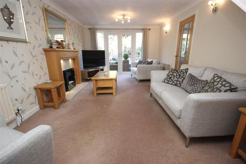 4 bedroom detached house for sale, The Crescent, Cradley Heath B64