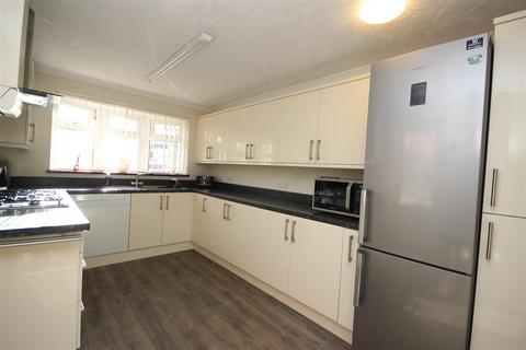 4 bedroom detached house for sale, The Crescent, Cradley Heath B64