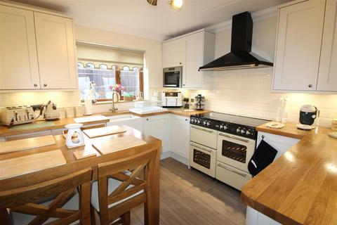 4 bedroom detached house for sale, Ynys-Y-Coed, Oakdale NP12