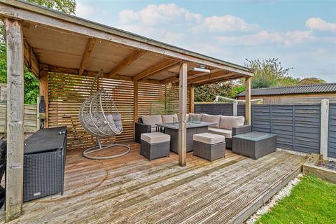 11 Beech Avenue, Thelwall, Warrington, WA4 2HU