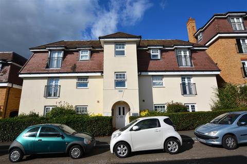 2 bedroom apartment to rent, Yenston Close, Morden SM4