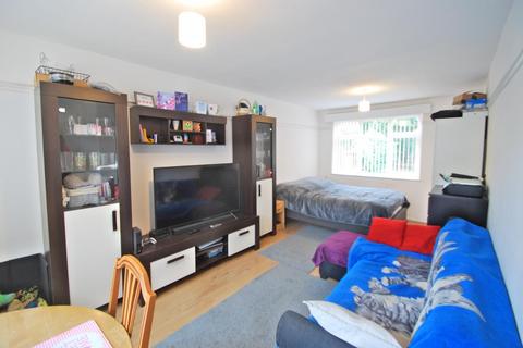 3 bedroom terraced house to rent, Ashley Road, Wilmslow