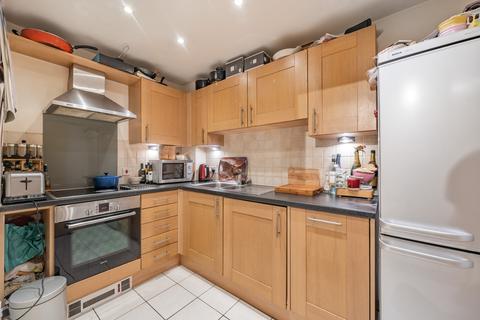 2 bedroom flat for sale, SOUTH WOKING