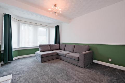 3 bedroom apartment to rent, Espieside Cres, Coatbridge