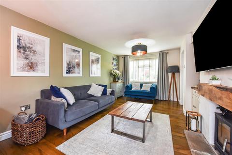 35 Branksome Close, Chilbolton, Stockbridge, SO20 6AQ