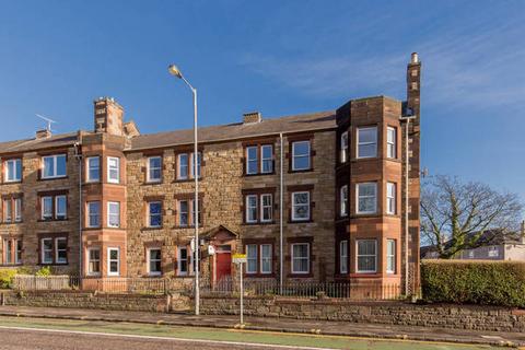 3 bedroom flat to rent, Dalkeith Road, Prestonfield, Edinburgh, EH16