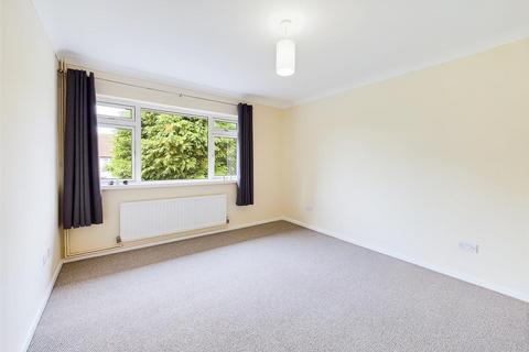 2 bedroom maisonette for sale, Southbourne Gardens, Ruislip HA4