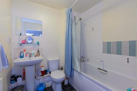 2 bedroom flat for sale, Chalvey Grove, Slough