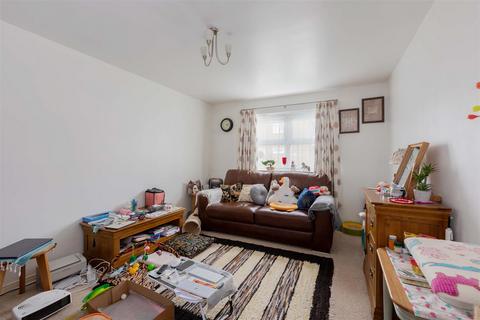 2 bedroom flat for sale, Chalvey Grove, Slough