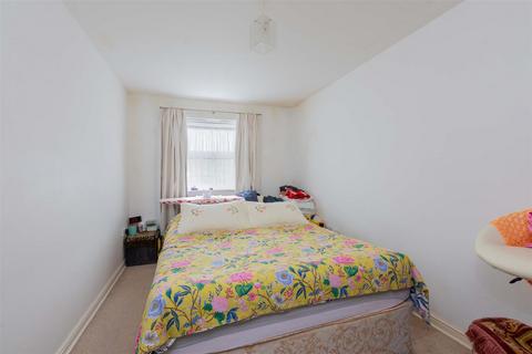 2 bedroom flat for sale, Chalvey Grove, Slough