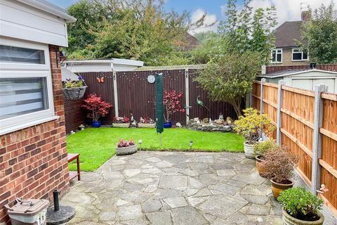 3 bedroom semi-detached house for sale, Ranworth Close, Erith, Kent