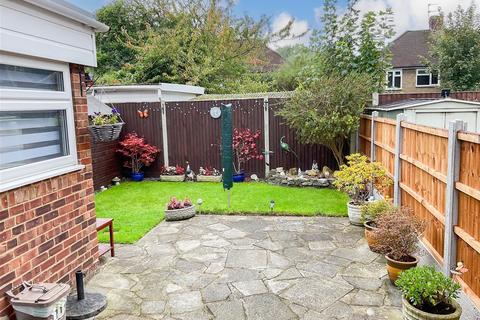 30 Ranworth Close, Erith, DA8 3AD