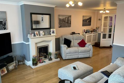30 Ranworth Close, Erith, DA8 3AD