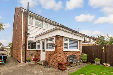 30 Ranworth Close, Erith, DA8 3AD