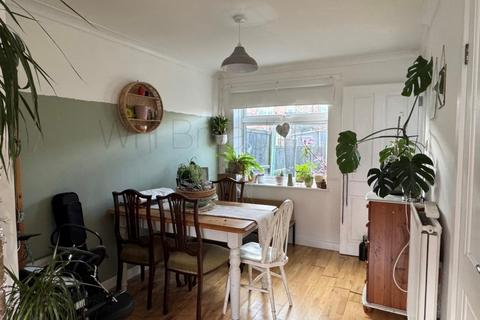 87 Lucerne Drive, Seasalter, Whitstable, CT5 4SE