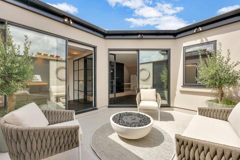 Penthouse 19, Bickenhall Mansions Bickenhall Street, London, W1U 6BP