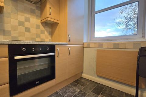 2 bedroom flat to rent, 1 Riverside Court, Flat 5, Balloch, G83 8LN