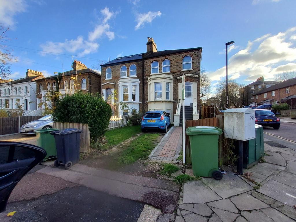 Lower Ground Floor maisonette   Rockbourne Road