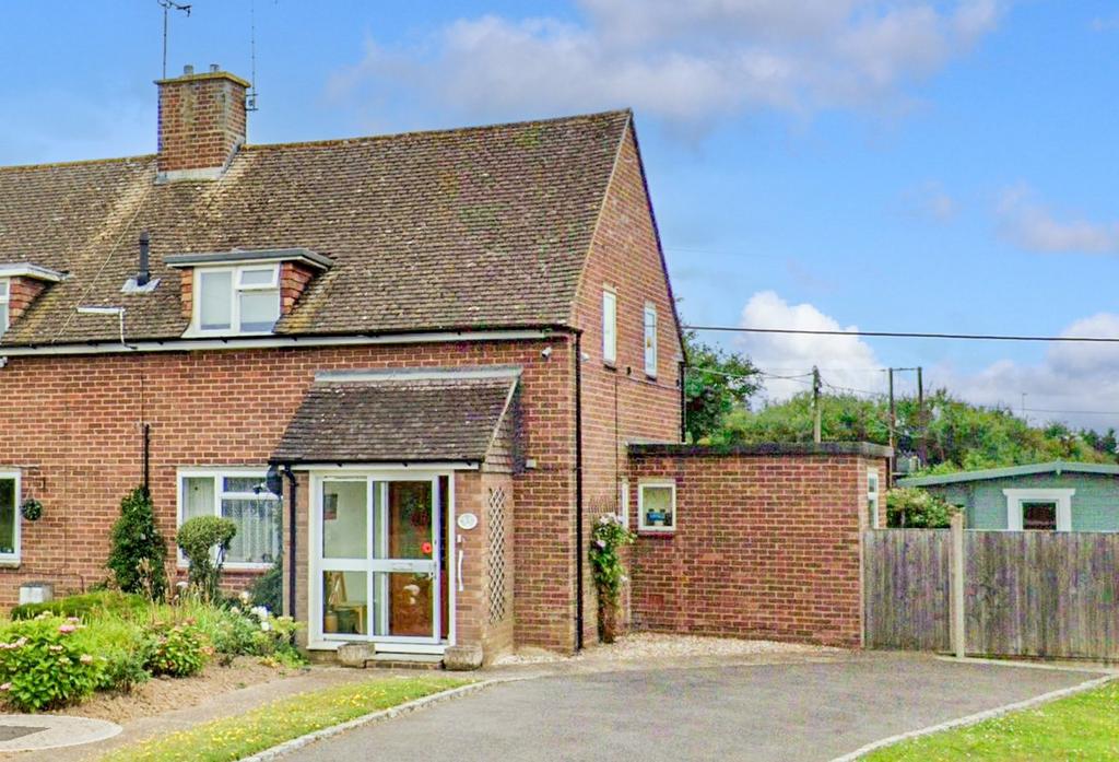 Heathfield Gardens, Robertsbridge, TN32 2 bed semidetached house for