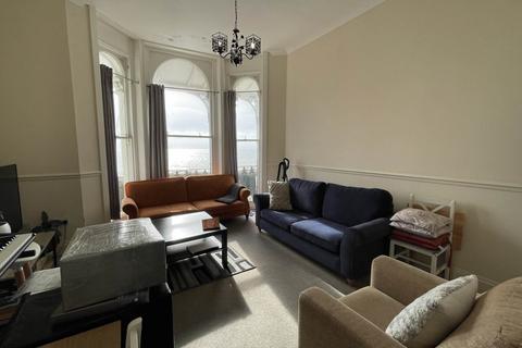 2 bedroom flat to rent, Marine Parade, Worthing , West Sussex