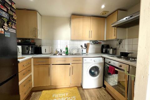 2 bedroom flat to rent, Marine Parade, Worthing , West Sussex