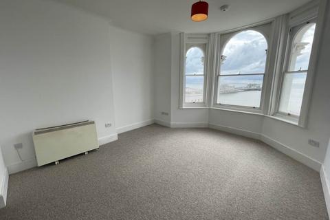 2 bedroom flat to rent, Marine Parade, Worthing , West Sussex