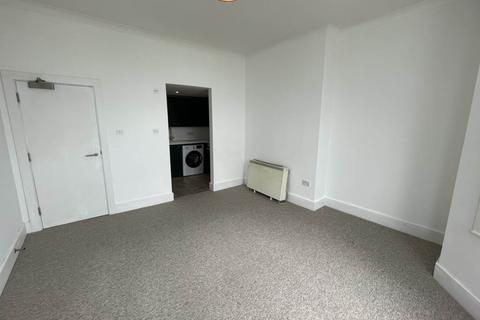 2 bedroom flat to rent, Marine Parade, Worthing , West Sussex