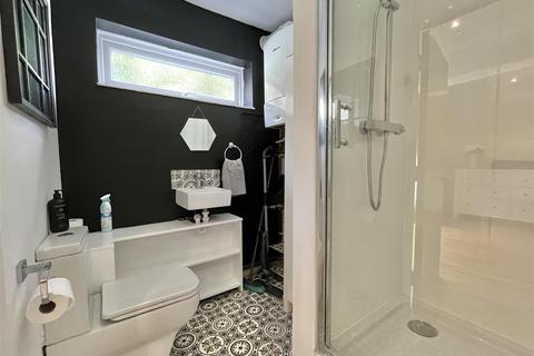 43 Blackshaw Road, Glossop, SK13 7SN