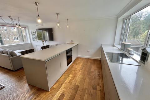 43 Blackshaw Road, Glossop, SK13 7SN