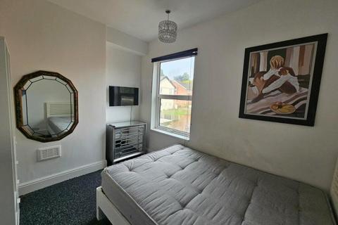 1 bedroom terraced house to rent, Woodborough Road, Nottingham, Nottinghamshire, NG3