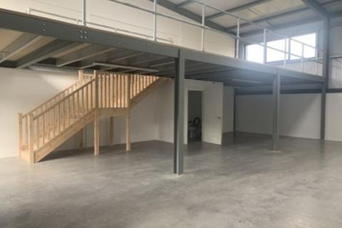 Industrial unit to rent, Unit 28 , Rockhaven Business Centre, Rhodes Moorhouse Way, Longhedge, Old Sarum, Salisbury, Wiltshire, SP4 6RT