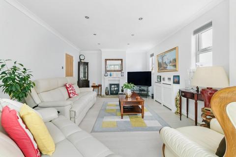 39 Lansdowne Road, Epsom, KT19 9QJ