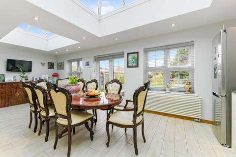 39 Lansdowne Road, Epsom, KT19 9QJ