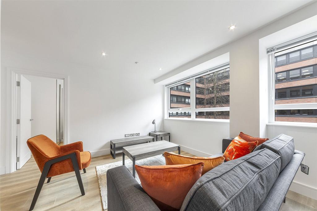 Wood Street, West Sussex RH19 1 bed apartment to rent £1,150 pcm (£