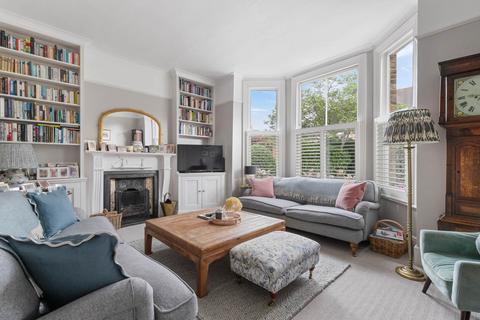9 Ildersly Grove, London, SE21 8EU