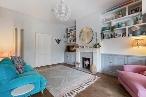 9 Ildersly Grove, London, SE21 8EU