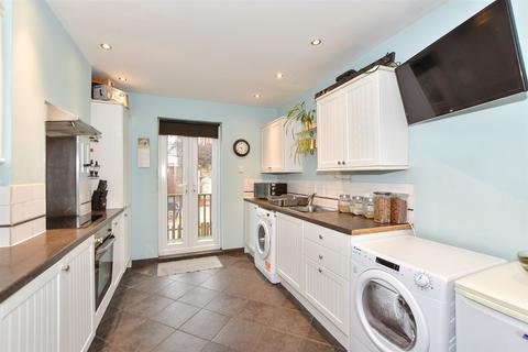 2 bedroom apartment for sale, Bradstone Avenue, Folkestone, Kent