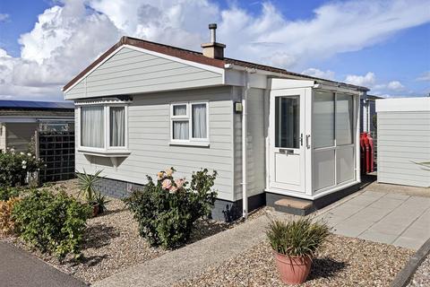 1 bedroom park home for sale, Applegarth Park, Seasalter, Whitstable