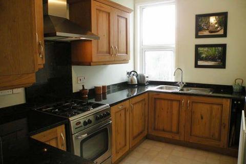 2 bedroom apartment to rent, Devonshire Villas, Bath