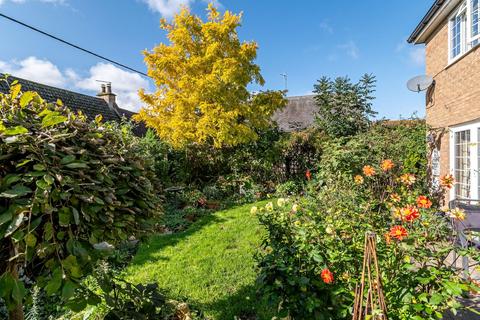 6 Woodlands Close, Brigstock, Kettering, NN14 3LU
