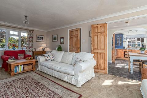 6 Woodlands Close, Brigstock, Kettering, NN14 3LU