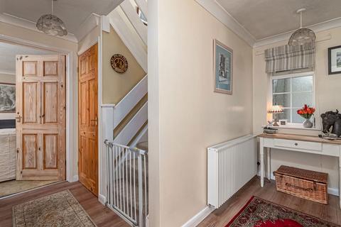 6 Woodlands Close, Brigstock, Kettering, NN14 3LU