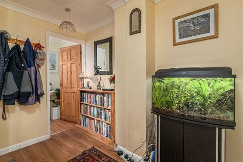 6 Woodlands Close, Brigstock, Kettering, NN14 3LU