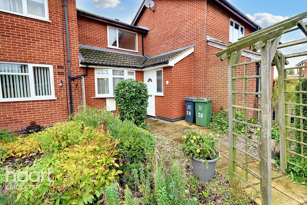 Lincoln Drive, Leicester 2 bed terraced house for sale £200,000