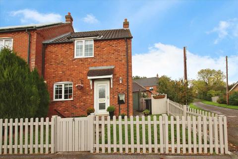 2 bedroom end of terrace house for sale, Station Mews, Wragby