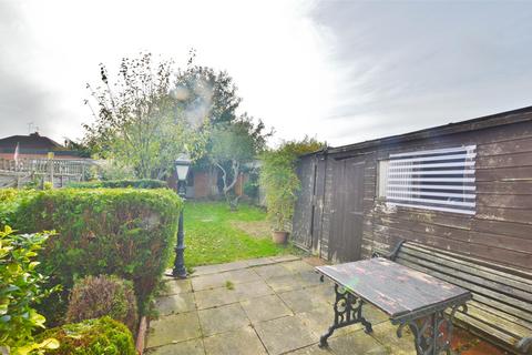 3 bedroom semi-detached house for sale, Essex Avenue, Slough